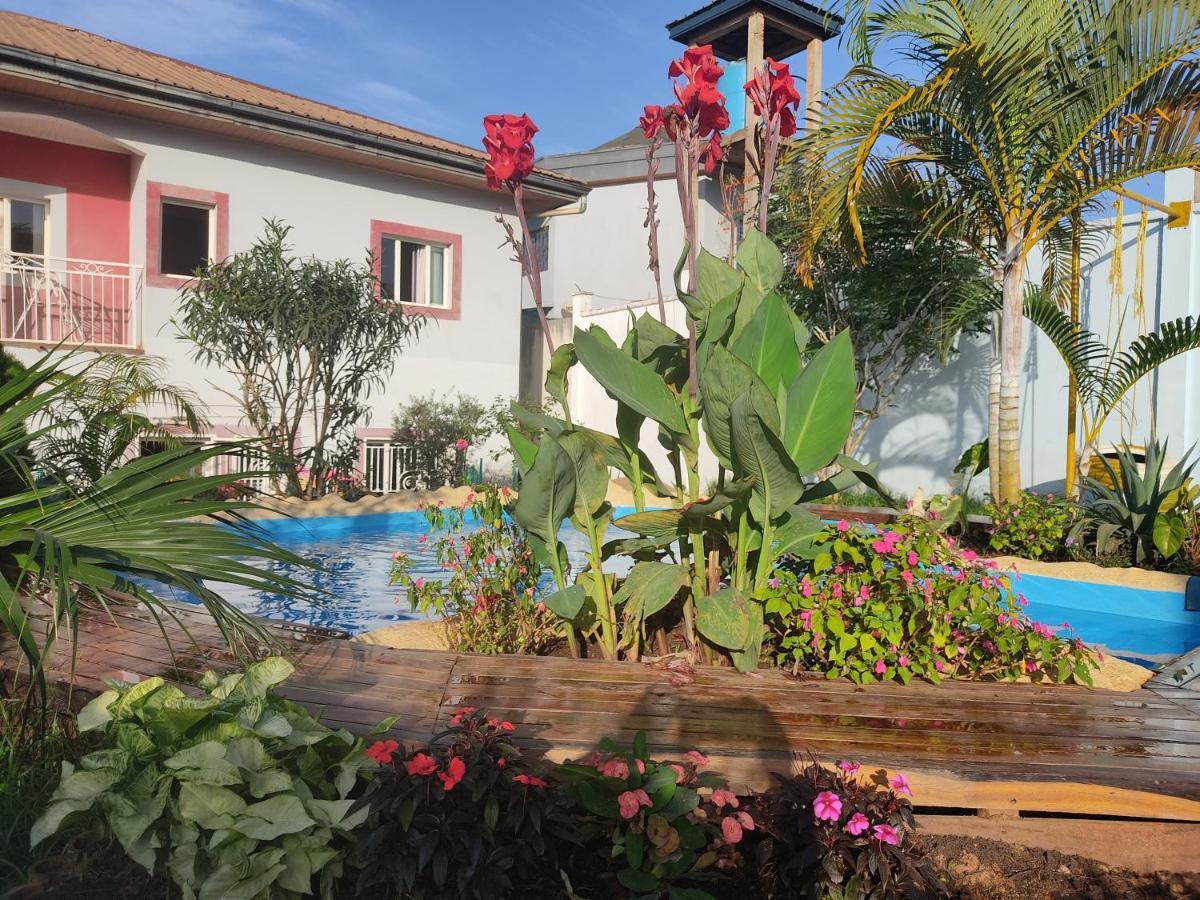 Residence Jardin Tropical Yaounde Exterior photo